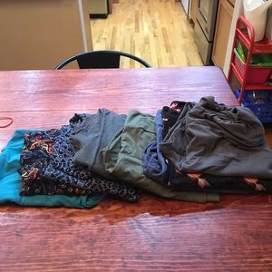 8 pair of TC Lularoe leggings.